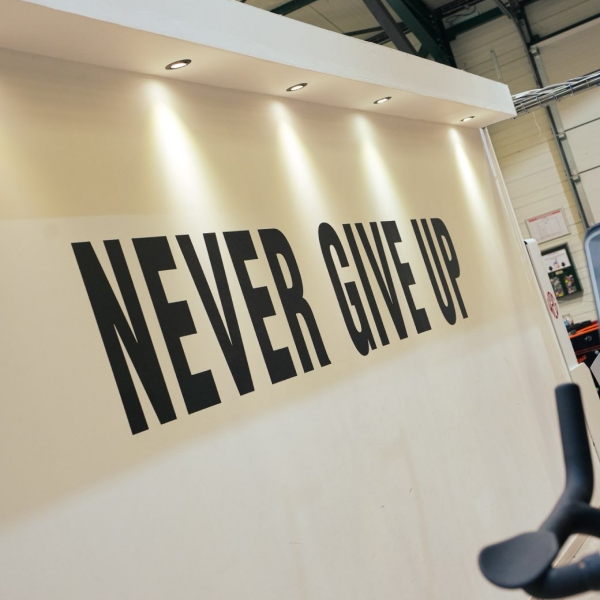 Mur Never Give Up